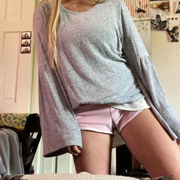 Vera Wang Bell Sleeve Sweater w/ Buttoned down - Picture 3 of 7